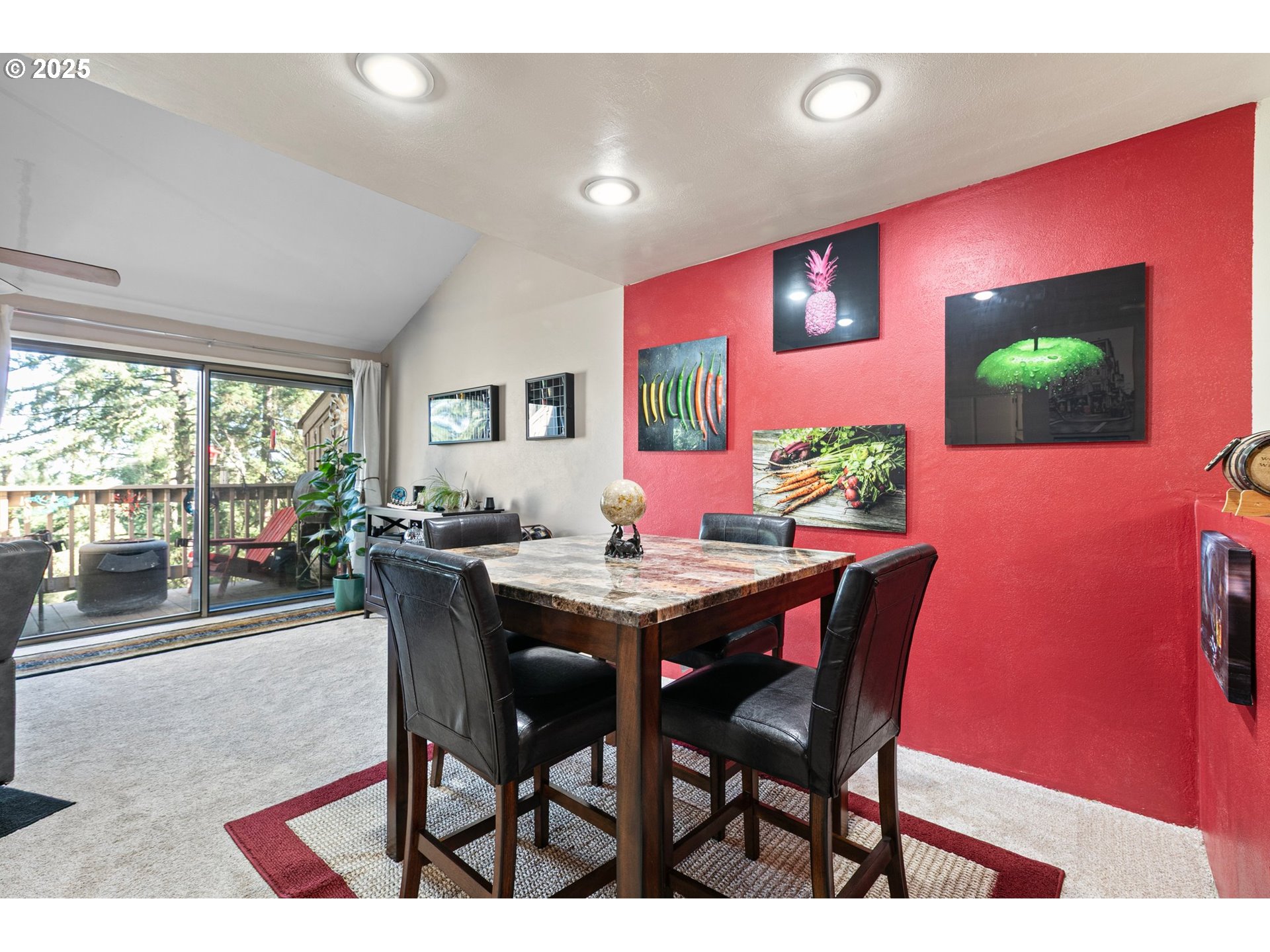 151 Treehill Loop Eugene, OR 97405 - Photo 10 of 44