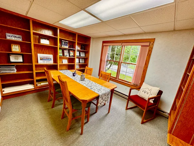 $475,000 | 1045 Broadway, Bangor, ME 04401