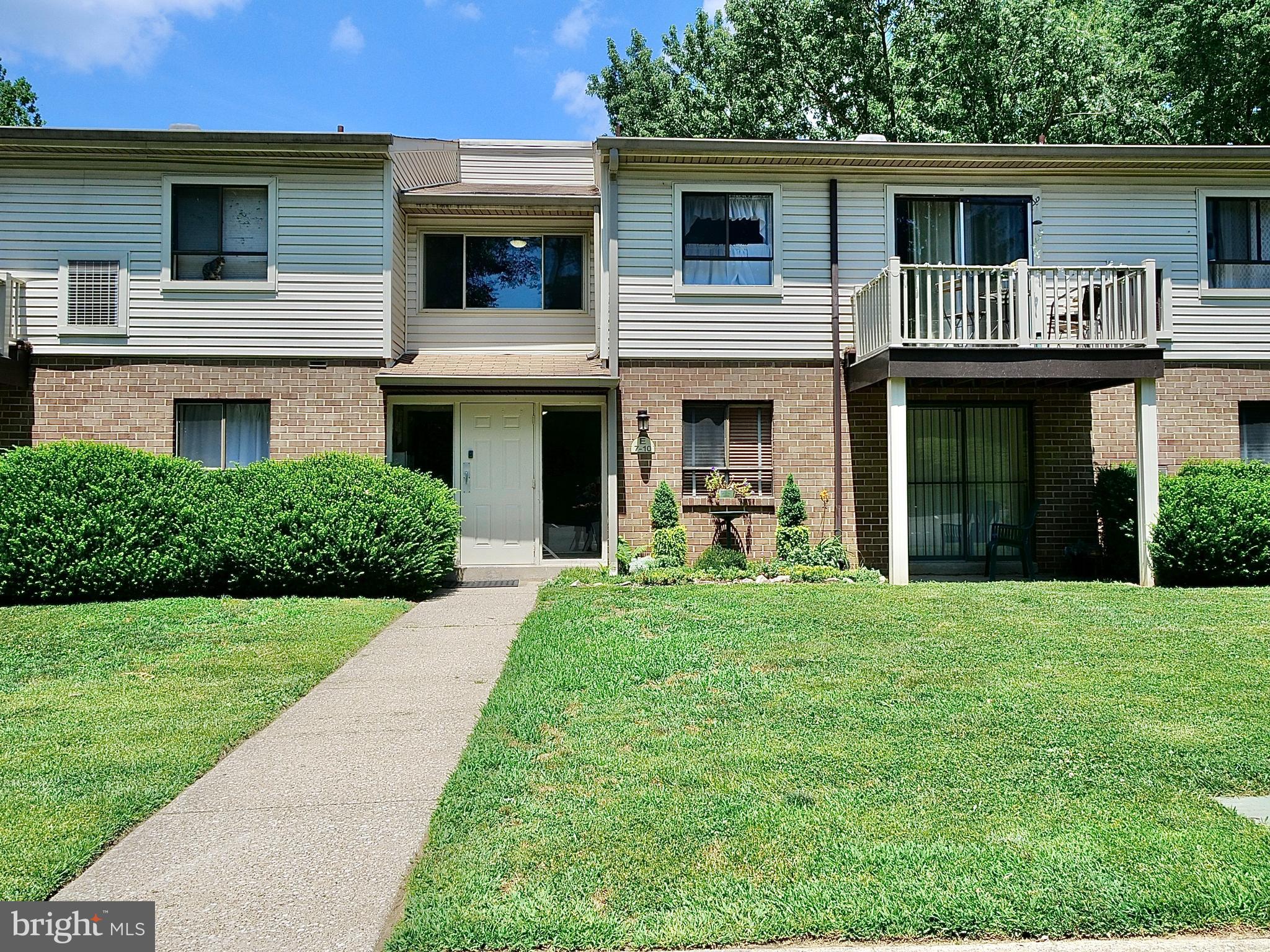 280 Bridgewater Road, Unit E8 Brookhaven, PA 19015 - Photo 2 of 33 Walkway to entrance