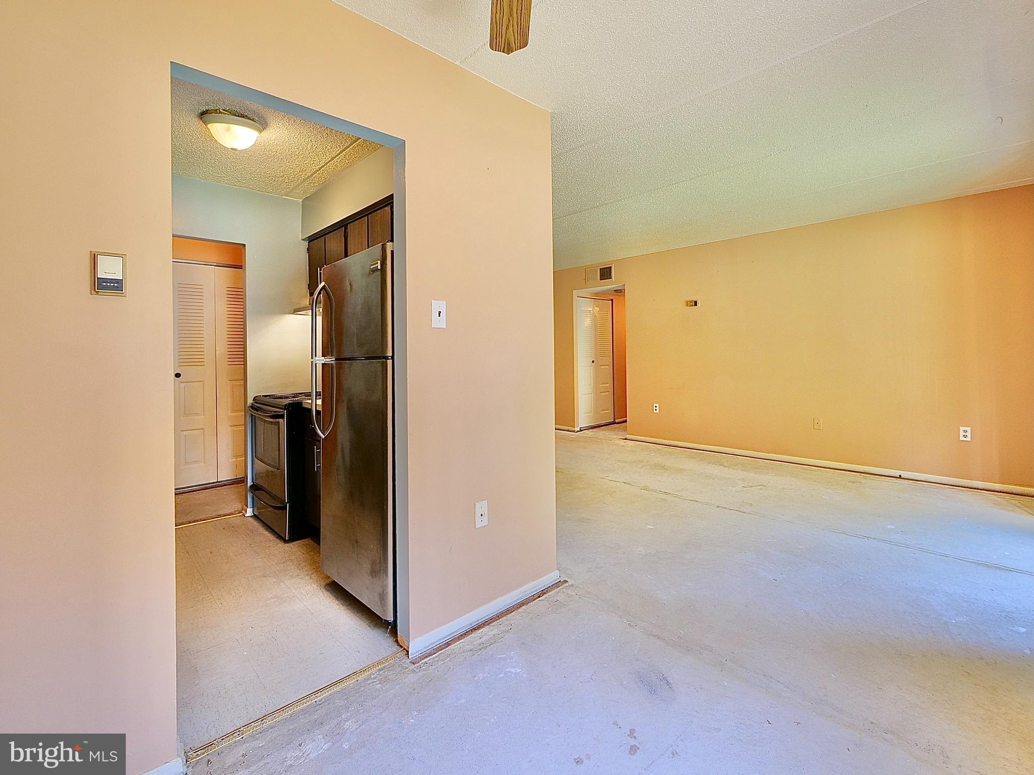 280 Bridgewater Road, Unit E8 Brookhaven, PA 19015 - Photo 13 of 33 Kitchen