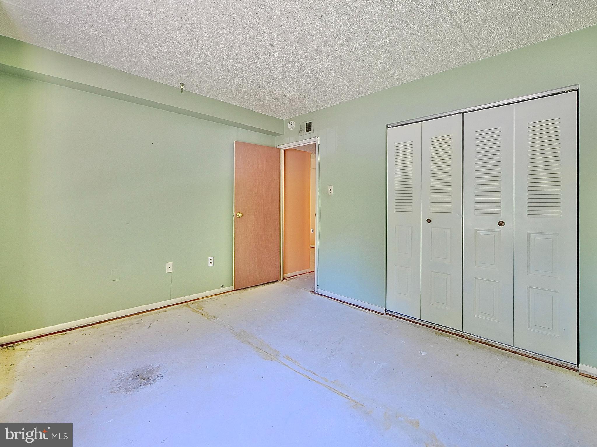 280 Bridgewater Road, Unit E8 Brookhaven, PA 19015 - Photo 21 of 33 Large Bedroom closet