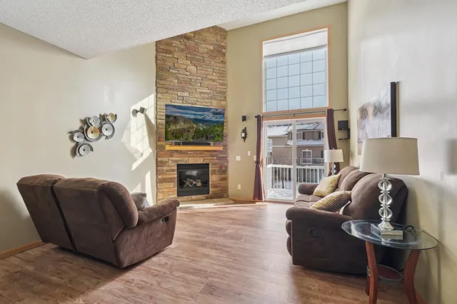 $275,000 | 18255 Kerrville Trail, Unit 304, Lakeville, MN 55044