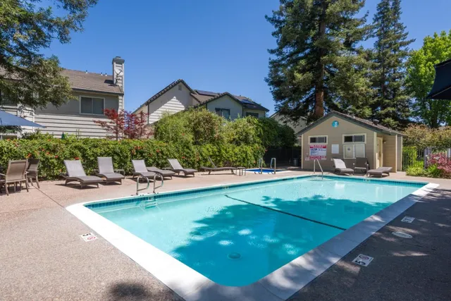 $2,650,000 | 1931 Kentfield Avenue, Redwood City, CA 94061