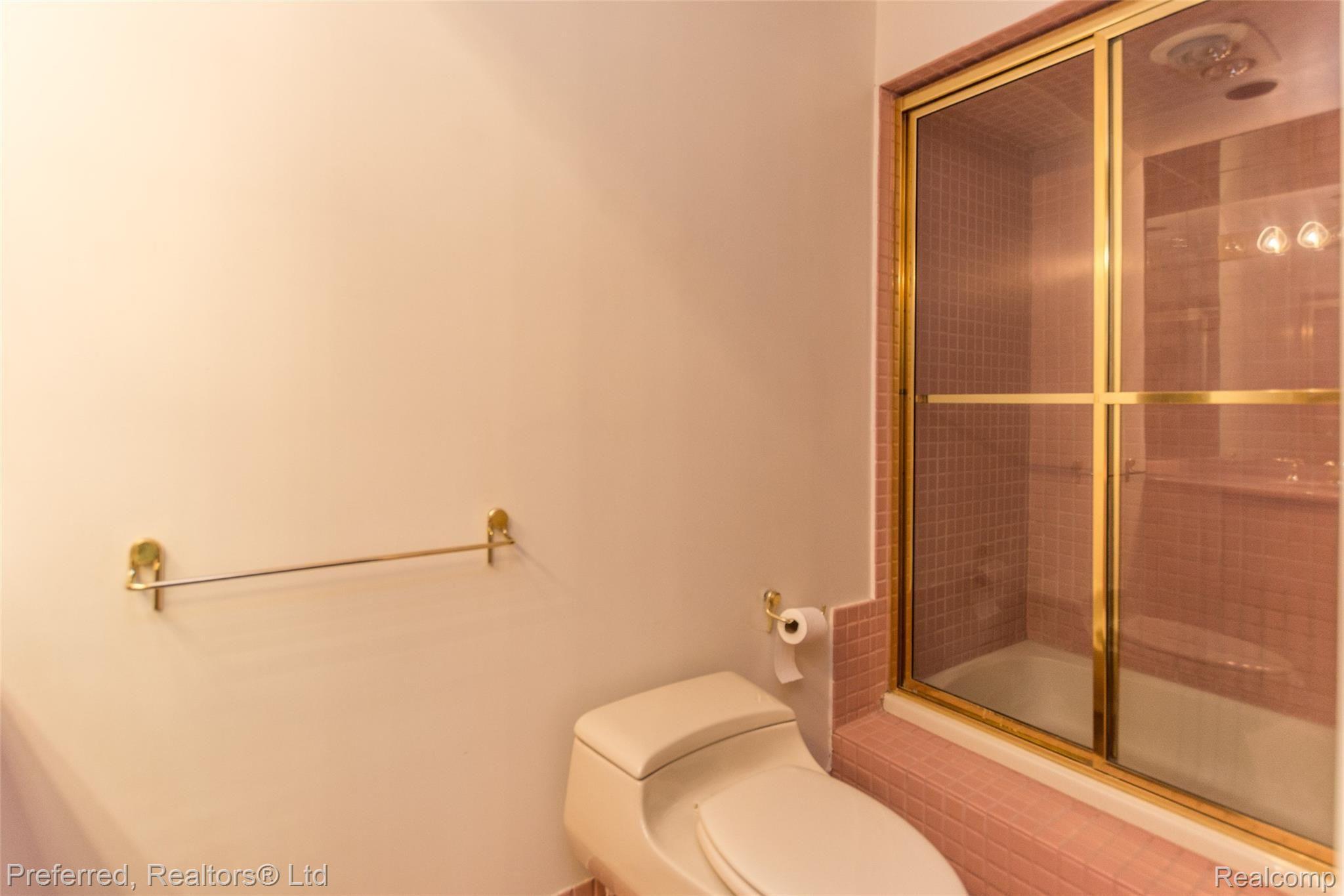 34015 Lyncroft Street Farmington, MI 48331 - Photo 16 of 34 DSC_3092.jpg