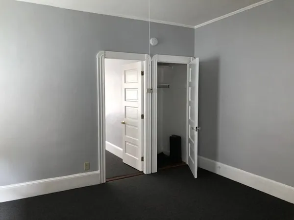 $1,300 | 257 Tinkham Street, Unit 1EAST, New Bedford, MA 02746