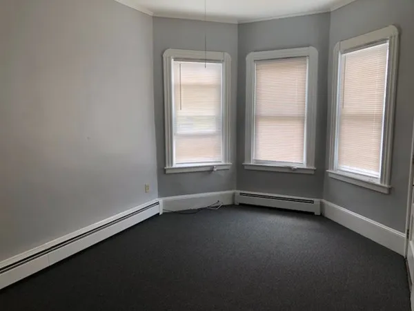 $1,300 | 257 Tinkham Street, Unit 1EAST, New Bedford, MA 02746