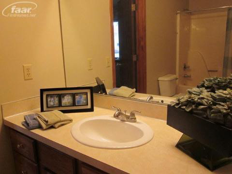 5313 West Carpenter Road Flint, MI 48504 - Photo 12 of 29 20227938-11.JPG