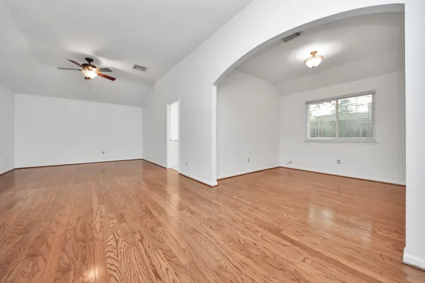 $329,900 | 5622 Pineaster Pointe Lane, Spring, TX 77379