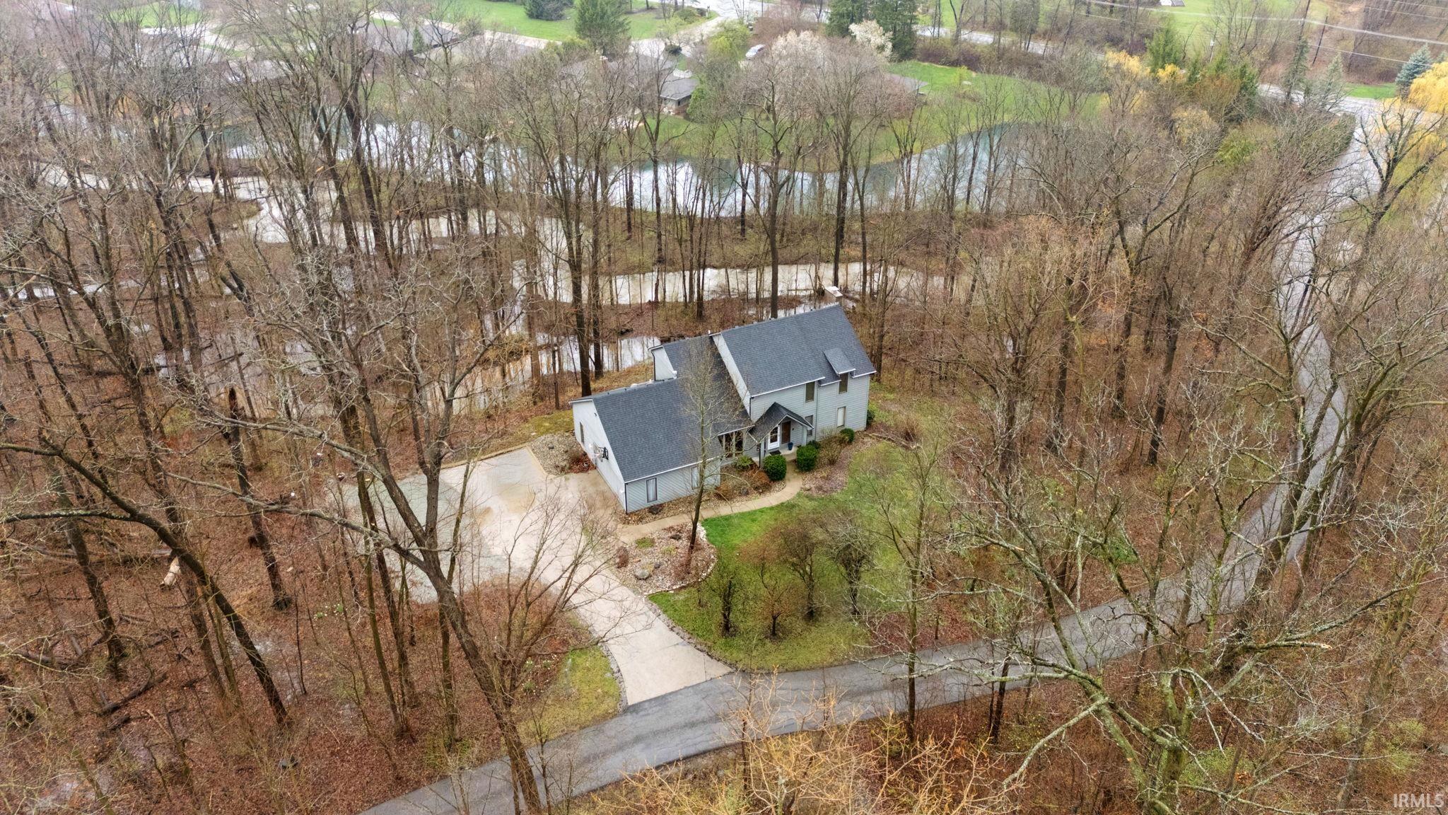1927 South Hadley Road Fort Wayne, IN 46804 - Photo 2 of 35