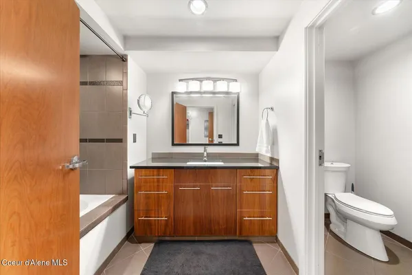 $1,075,000 | 1950 Bellerive Lane, Unit 203, Coeur D'Alene, ID 83814
