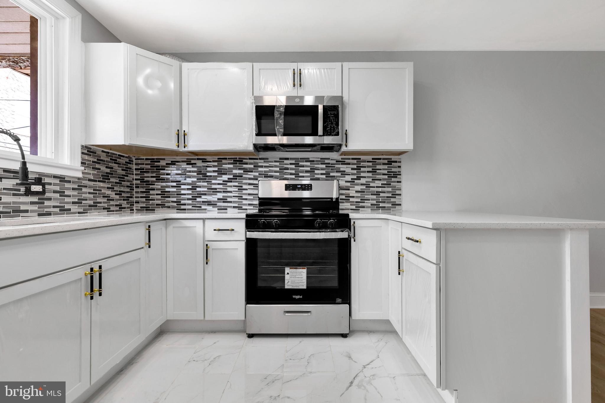 386 Avon Road Upper Darby, PA 19082 - Photo 11 of 27