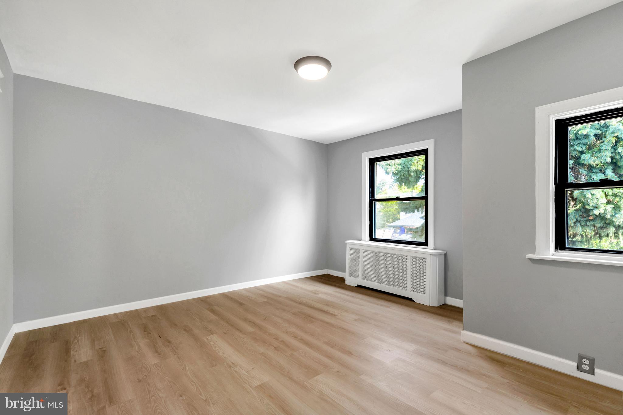 386 Avon Road Upper Darby, PA 19082 - Photo 12 of 27