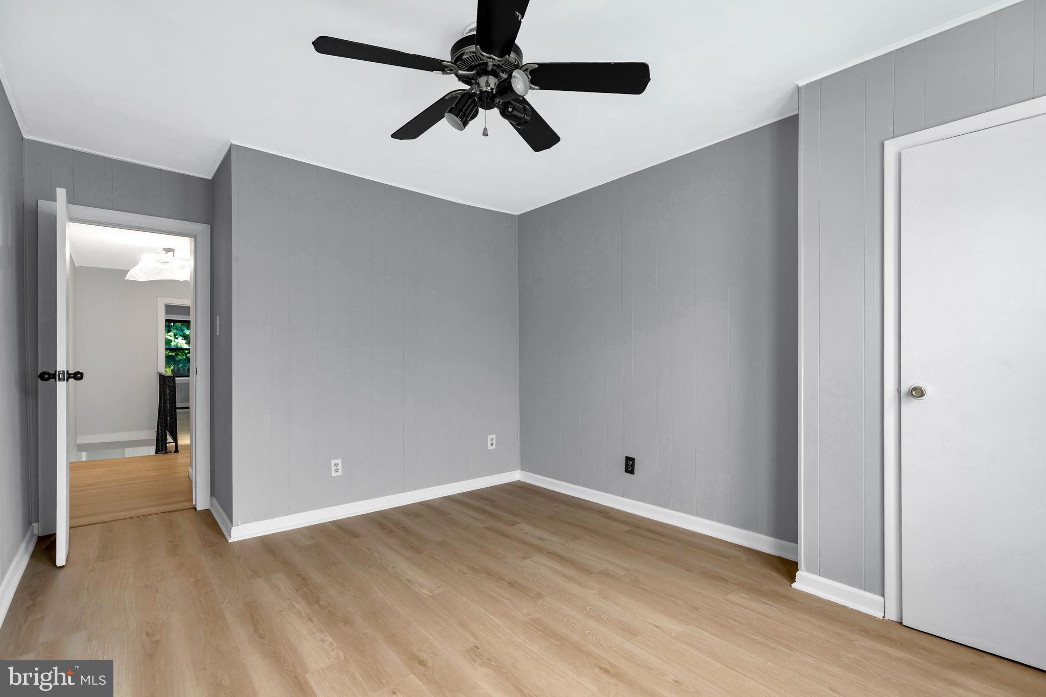 386 Avon Road Upper Darby, PA 19082 - Photo 18 of 27