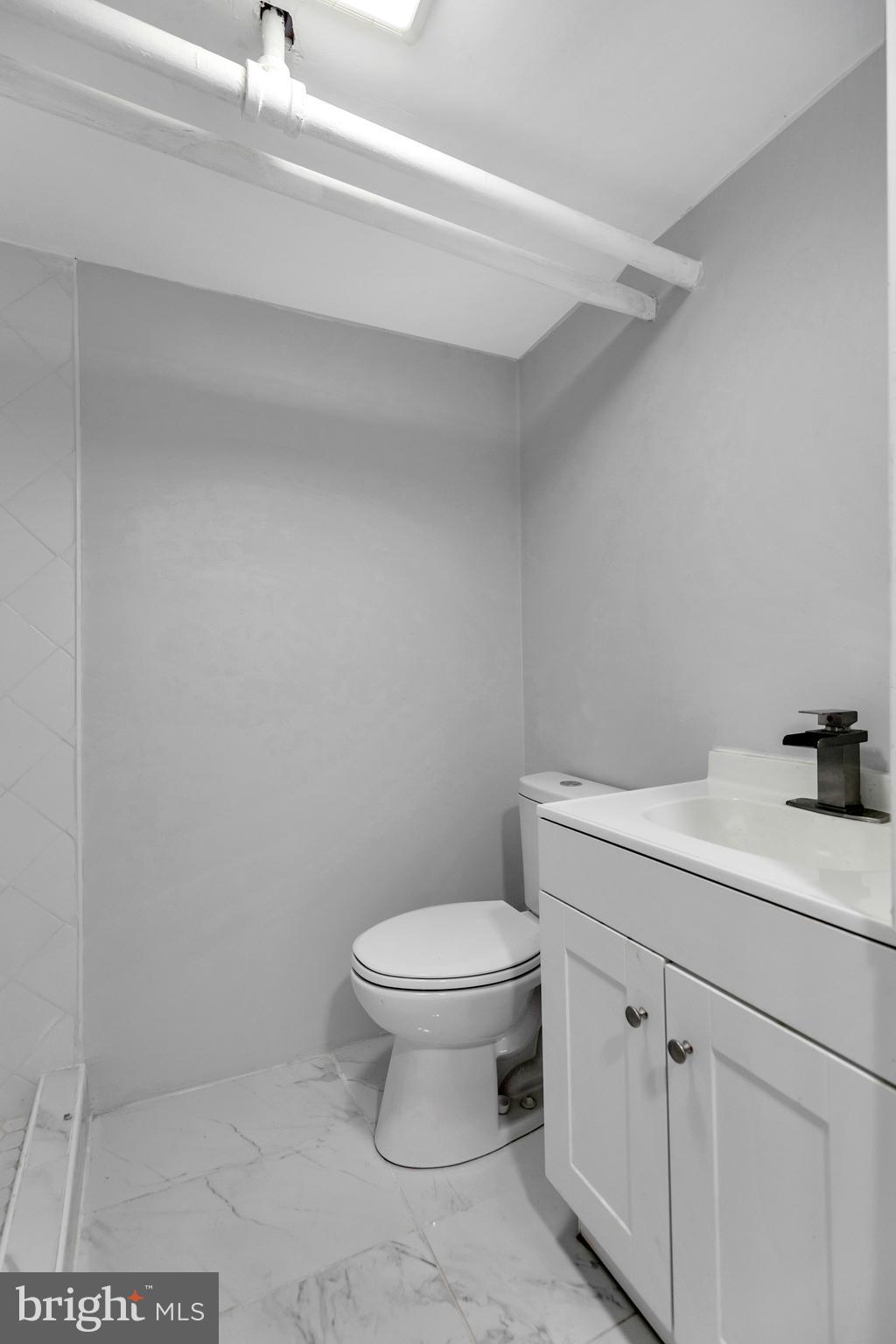 386 Avon Road Upper Darby, PA 19082 - Photo 26 of 27