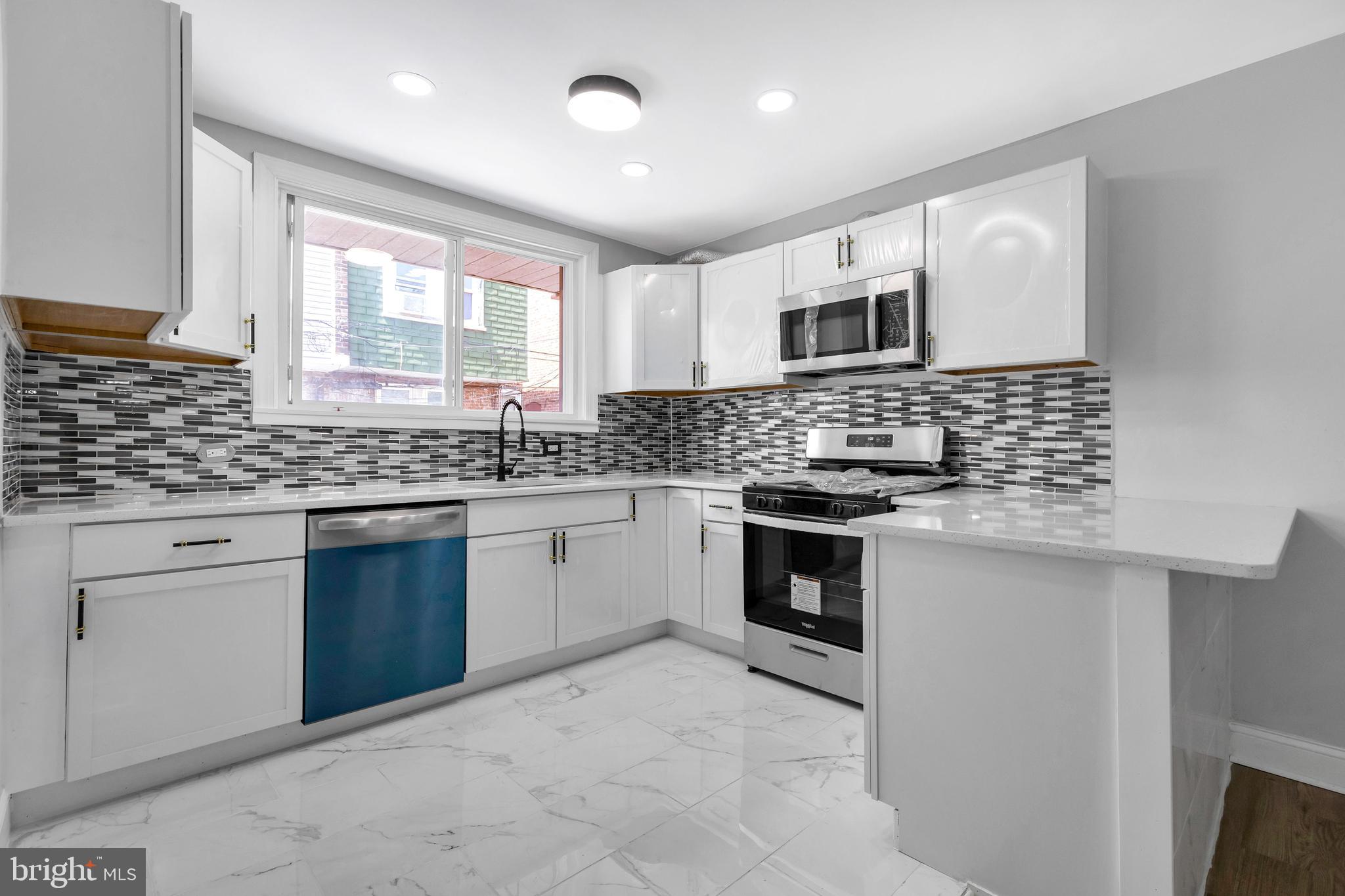 386 Avon Road Upper Darby, PA 19082 - Photo 9 of 27