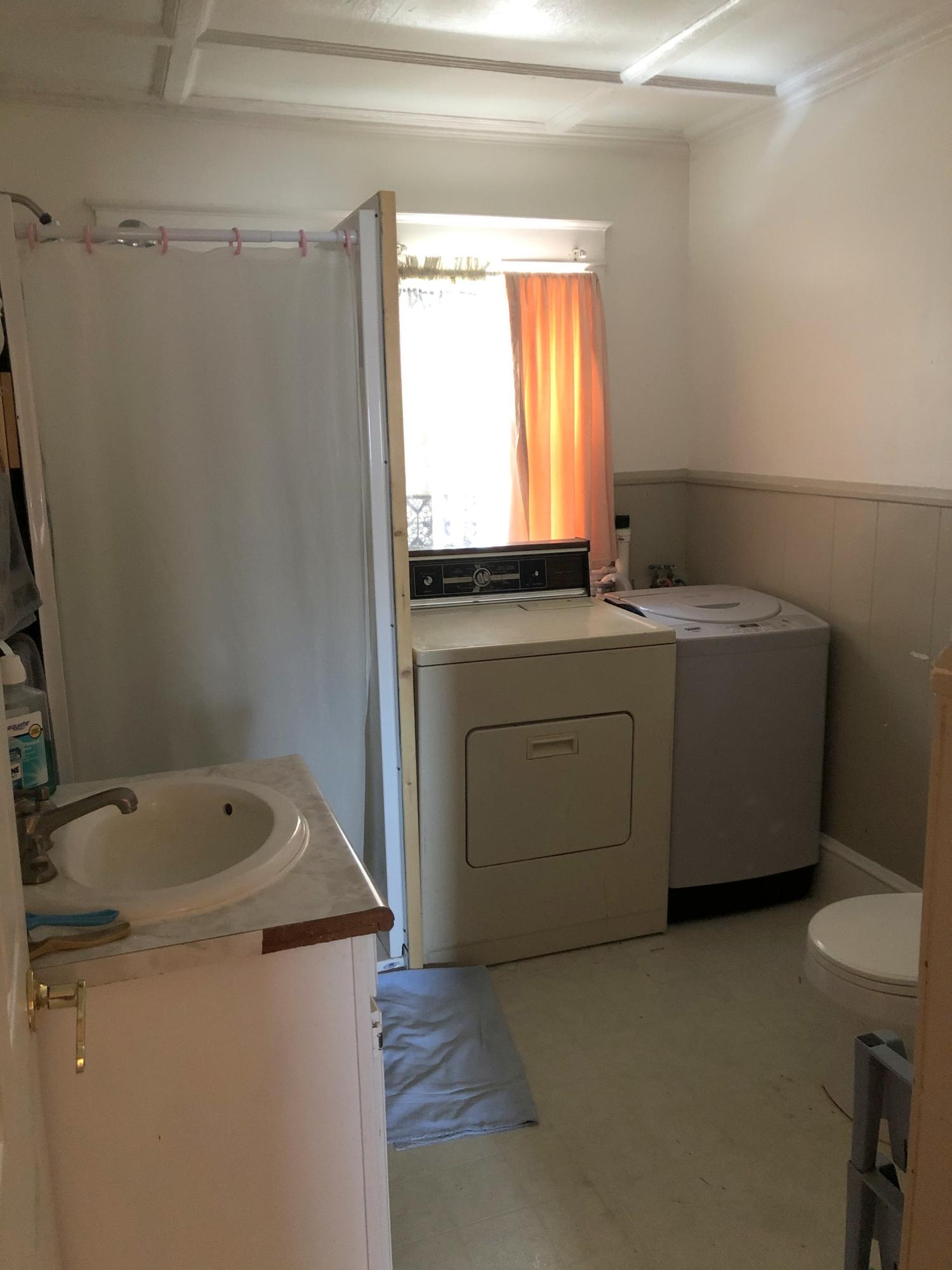 79 Summer Street Waterville, ME 04901 - Photo 17 of 18 Bath 2