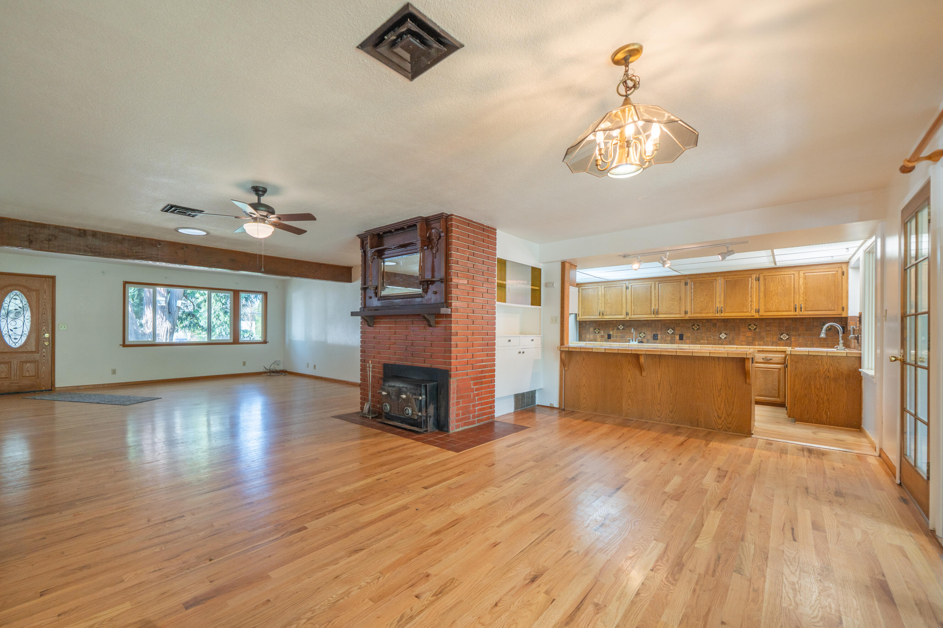 3081 Henderson Road Redding, CA 96002 - Photo 5 of 38 3081 Henderson Rd-17