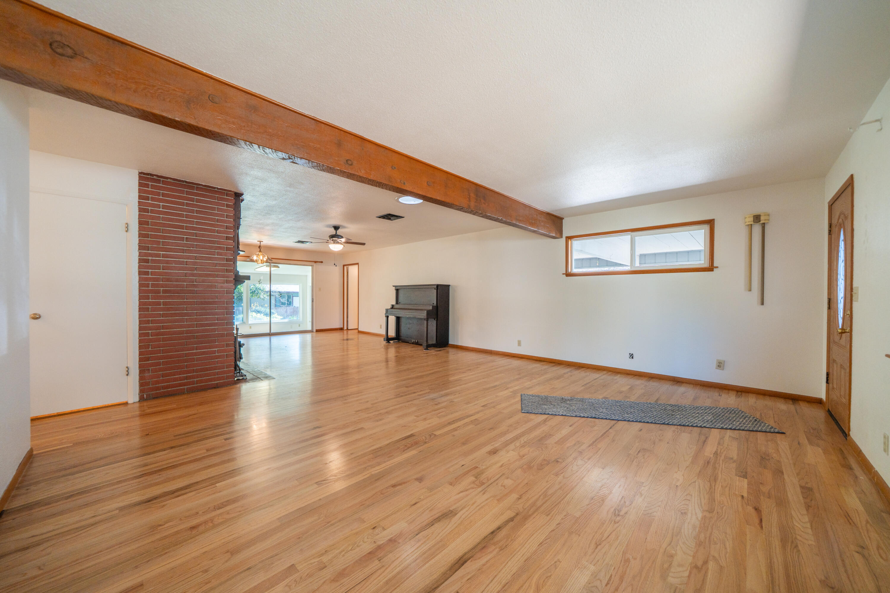 3081 Henderson Road Redding, CA 96002 - Photo 6 of 38 3081 Henderson Rd-16