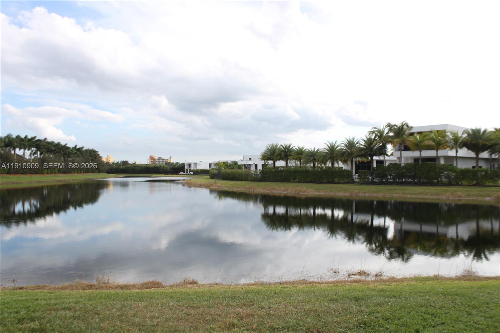 180 Riviera Circle, Unit 305 Weston, FL 33326 - Photo 1 of 24