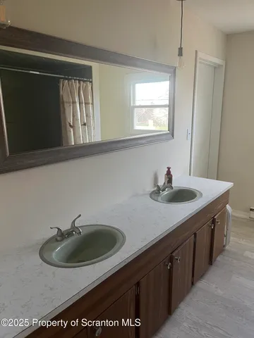 $233,000 | 5 Karin Drive, Tunkhannock, PA 18657