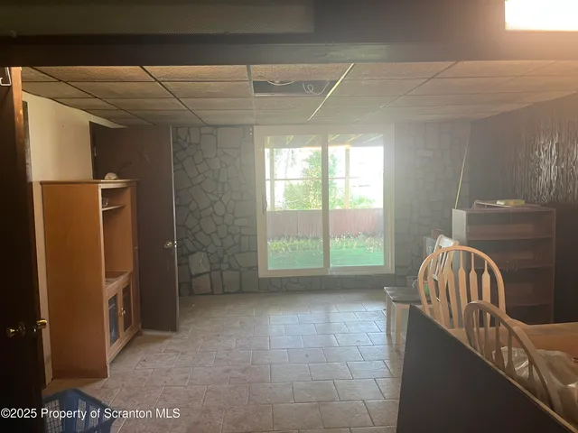 a view of livingroom with furniture