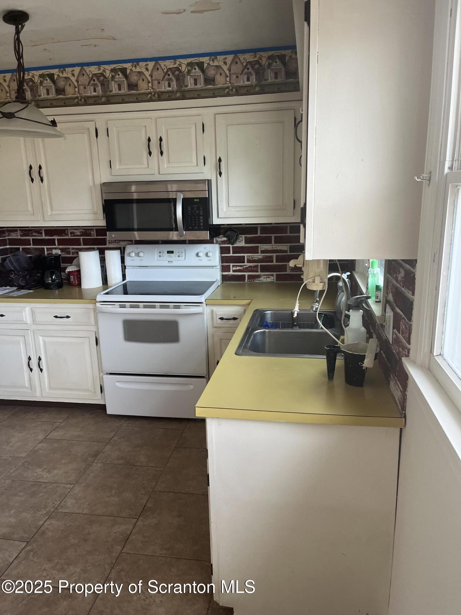 5 Karin Drive Tunkhannock, PA 18657 - Photo 7 of 20 IMG_7362