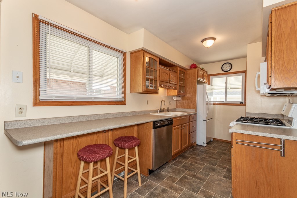 30116 Forestgrove Road Willowick, OH 44095 - Photo 16 of 33 Extended Counter Space