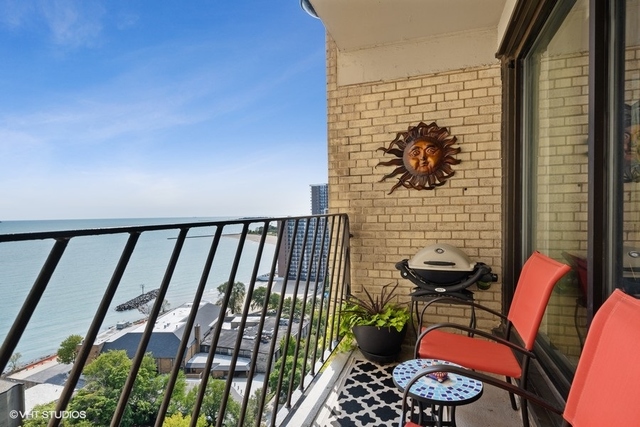 6030 North Sheridan Road, Unit 1701 Chicago, IL 60660 - Photo 3 of 14