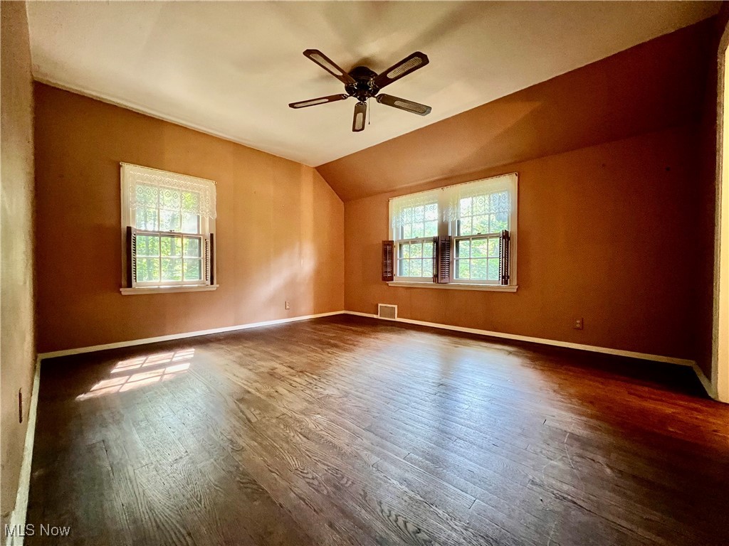 16232 Oakhill Road Cleveland, OH 44112 - Photo 22 of 34 Gallery Image 22