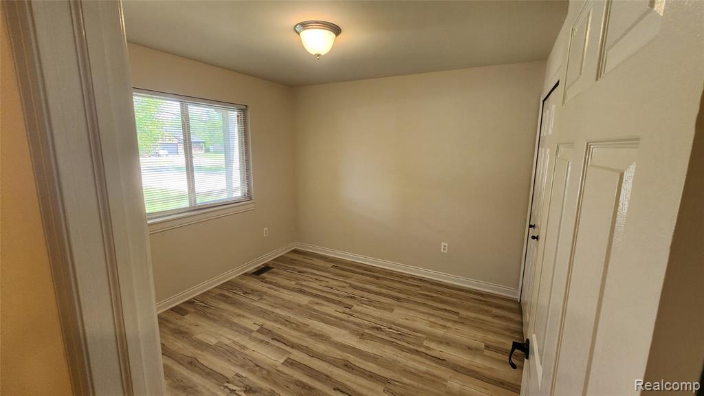 51675 Sass Road New Baltimore, MI 48047 - Photo 6 of 12