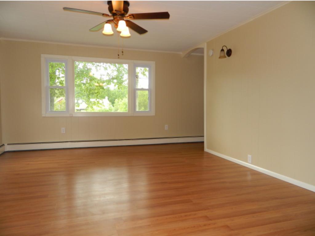 208 Whitehall Road Hooksett, NH 03106 - Photo 6 of 21