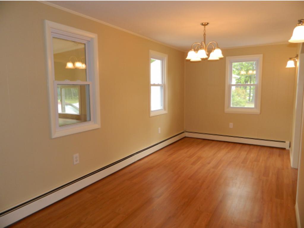 208 Whitehall Road Hooksett, NH 03106 - Photo 8 of 21