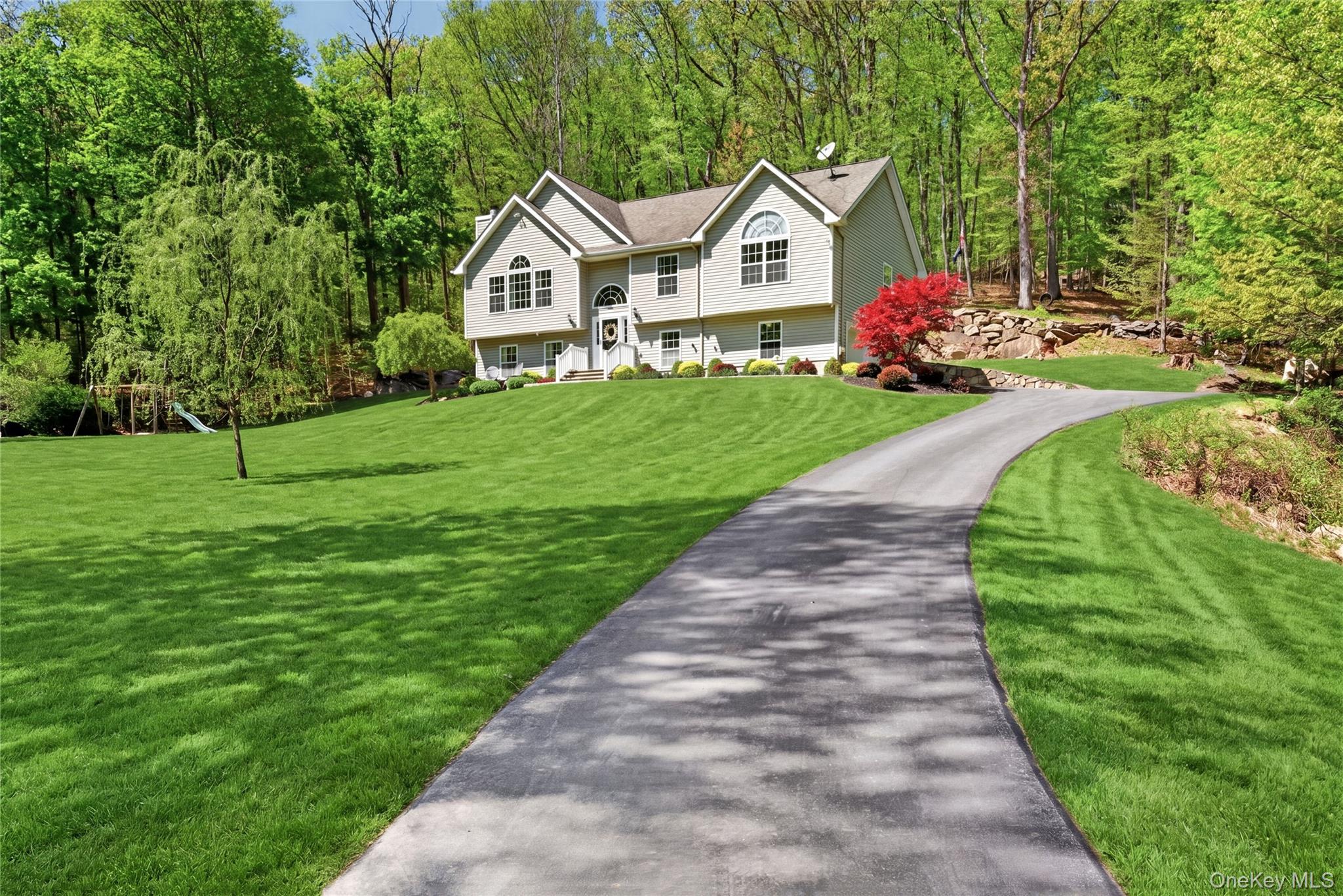 22 Hazel Hill Road Mahopac, NY 10541 - Photo 3 of 49