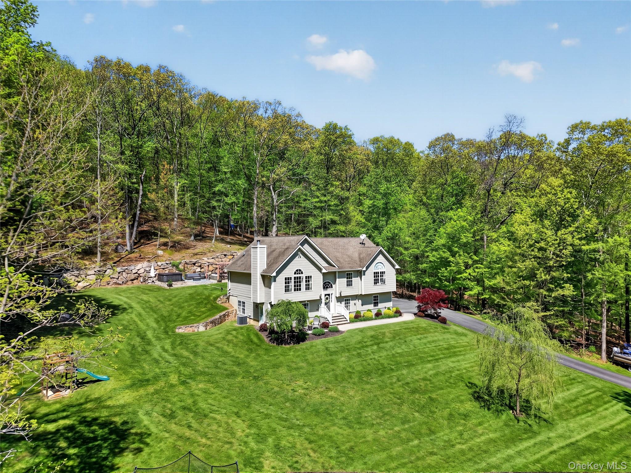 22 Hazel Hill Road Mahopac, NY 10541 - Photo 4 of 49