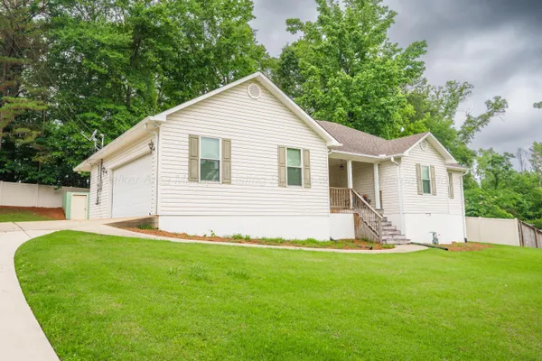 $235,000 | 102 Gemstone Drive, Winfield, AL 35594