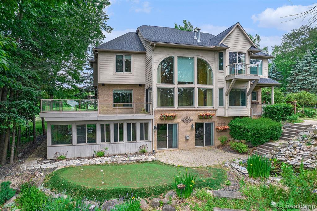 9371 Lee Jones Road Fenton, MI 48430 - Photo 3 of 64