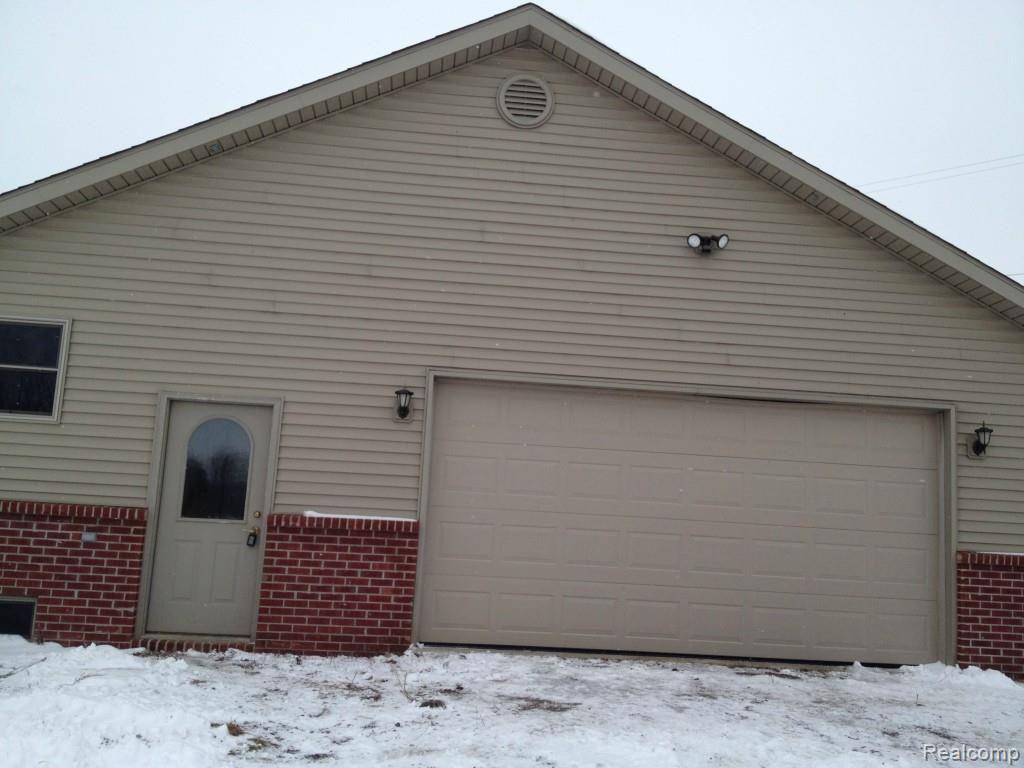 14915 Almont Road Allenton, MI 48002 - Photo 2 of 20 2014-01-18 13.10