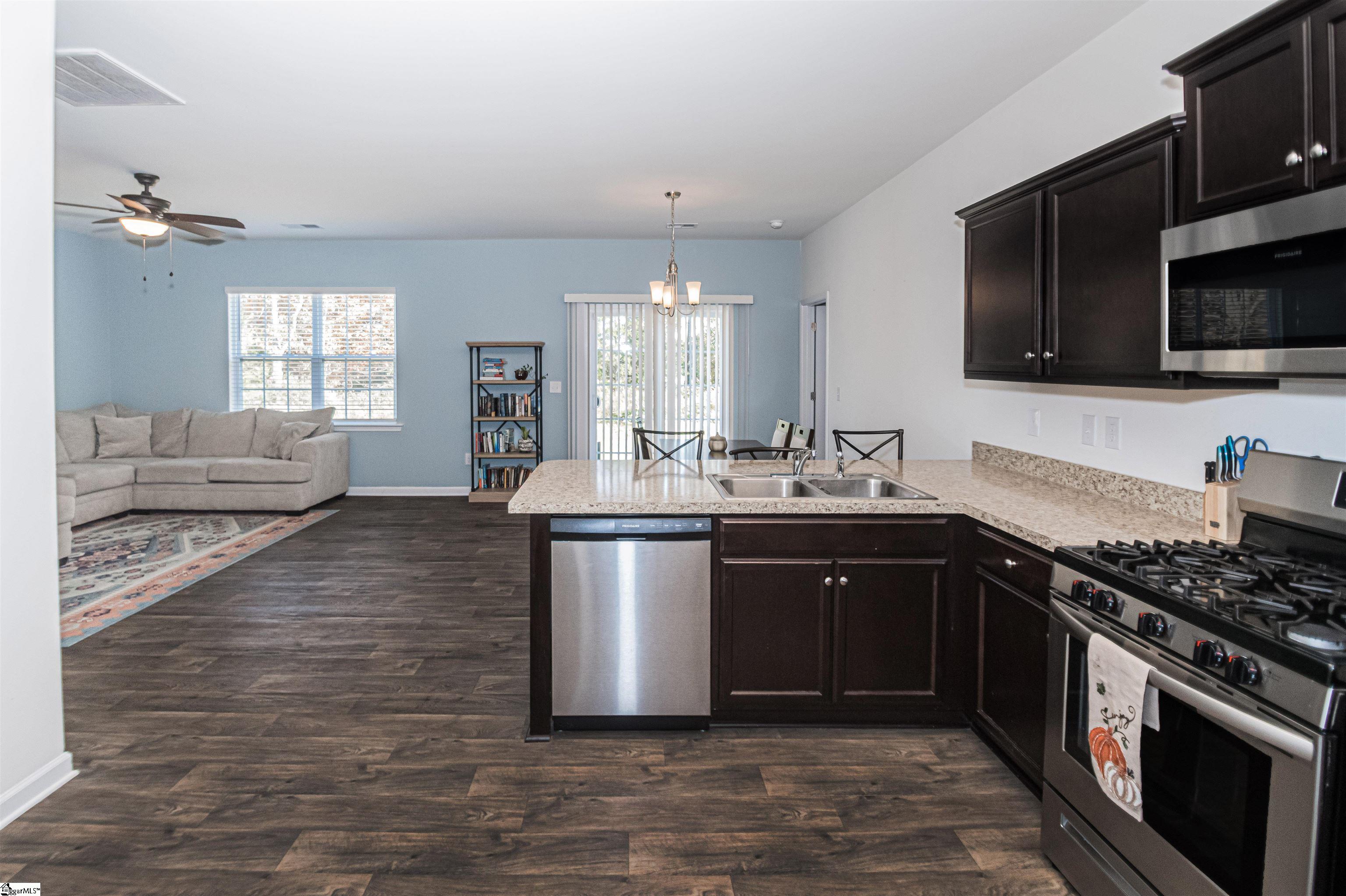 232 Hillendale Way Pelzer, SC 29669 - Photo 3 of 27
