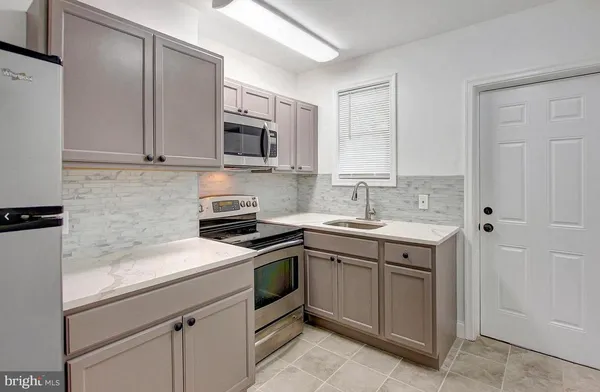 $1,500 | 2041 Harlem Avenue, Baltimore, MD 21217