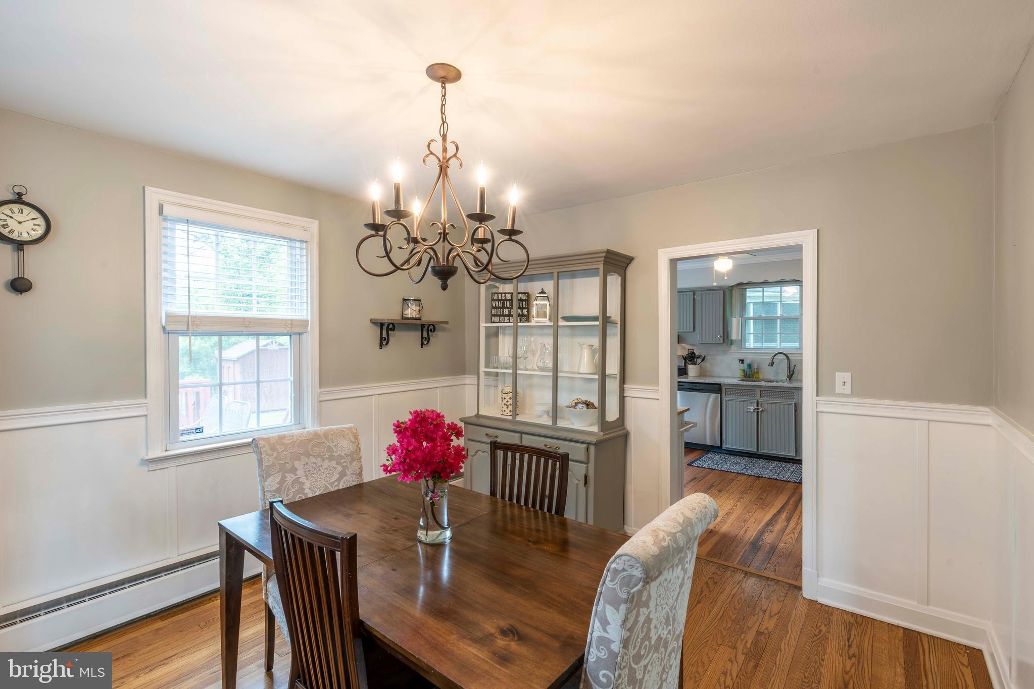 508 Brook Road Towson, MD 21286 - Photo 15 of 37 Dining room looking into kitchen