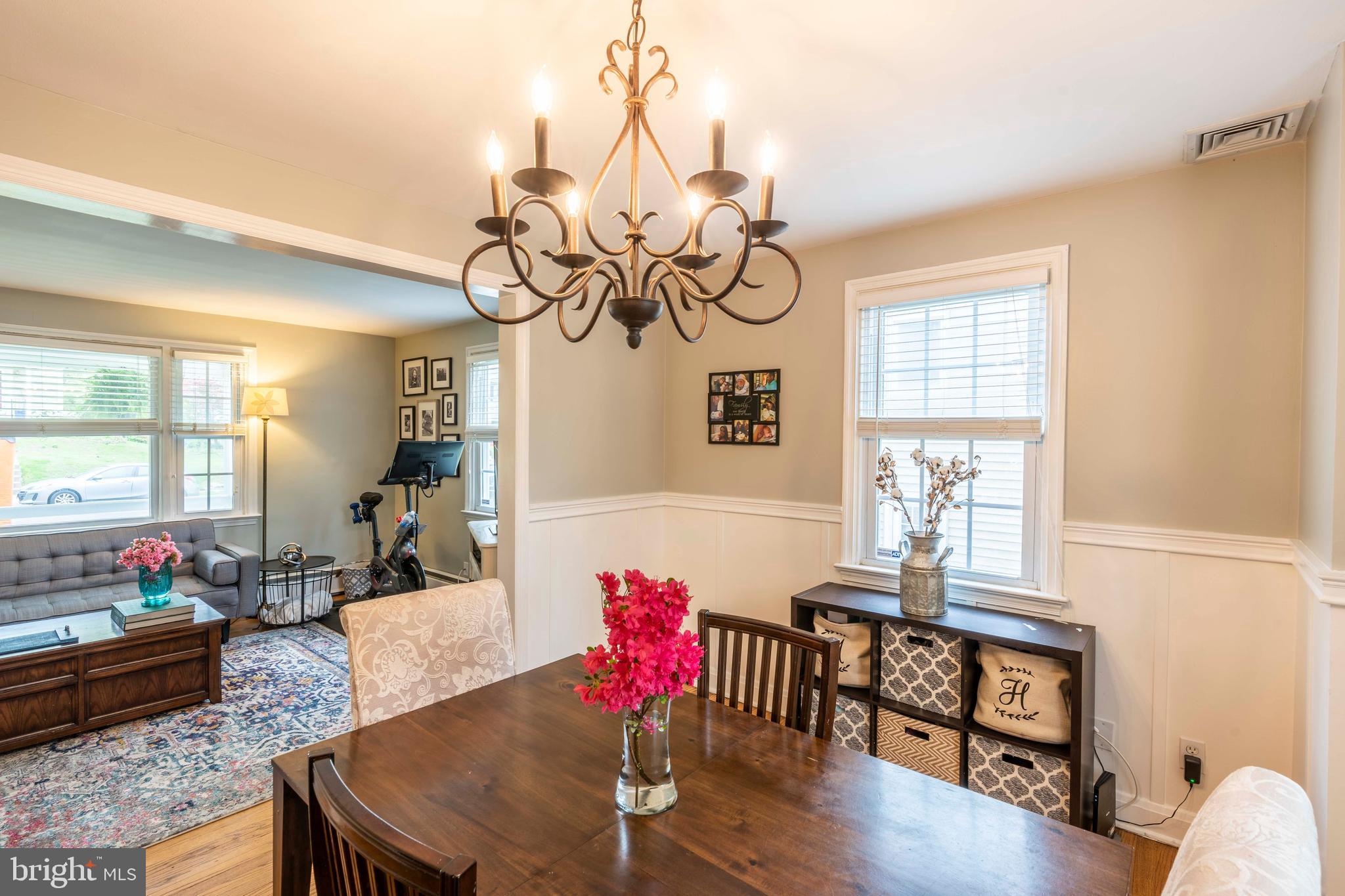 508 Brook Road Towson, MD 21286 - Photo 17 of 37 Spacious dining room