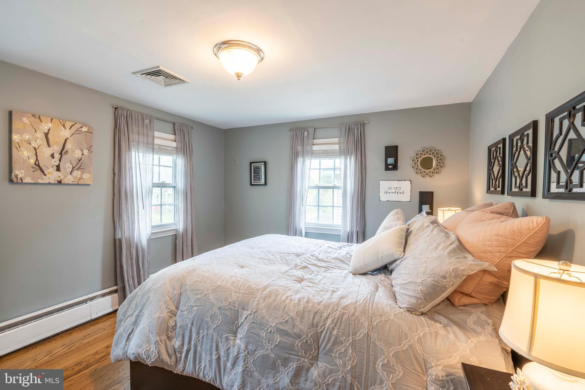 508 Brook Road Towson, MD 21286 - Photo 22 of 37 1st bedroom