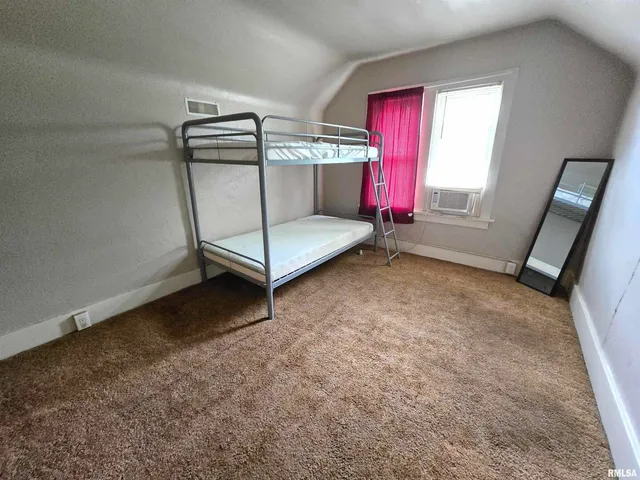 $66,000 | 1201 East Noleman Street, Centralia, IL 62801