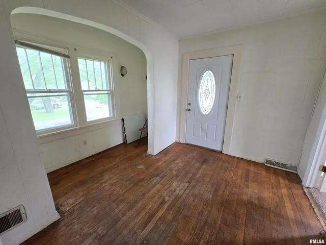 $66,000 | 1201 East Noleman Street, Centralia, IL 62801