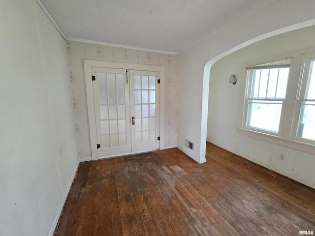 $66,000 | 1201 East Noleman Street, Centralia, IL 62801