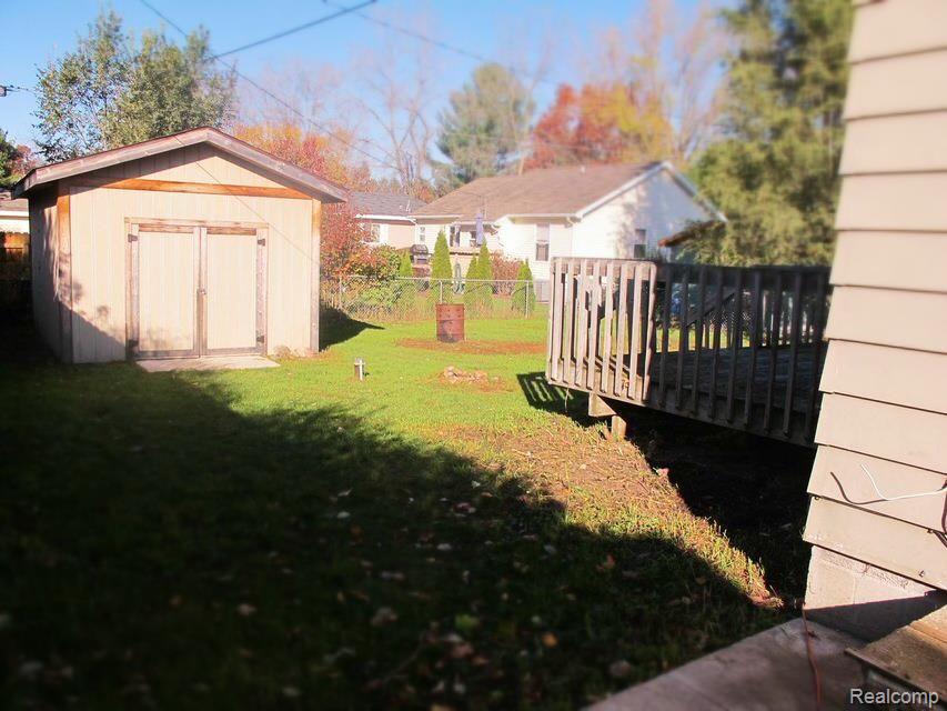 9564 Kress Road Pinckney, MI 48169 - Photo 3 of 10 Outside 2.jpg