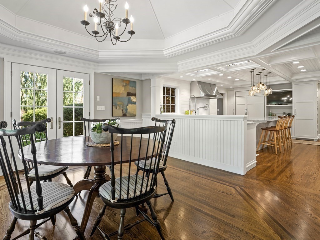 45 Chestnut Street Wellesley, MA 02481 - Photo 11 of 29