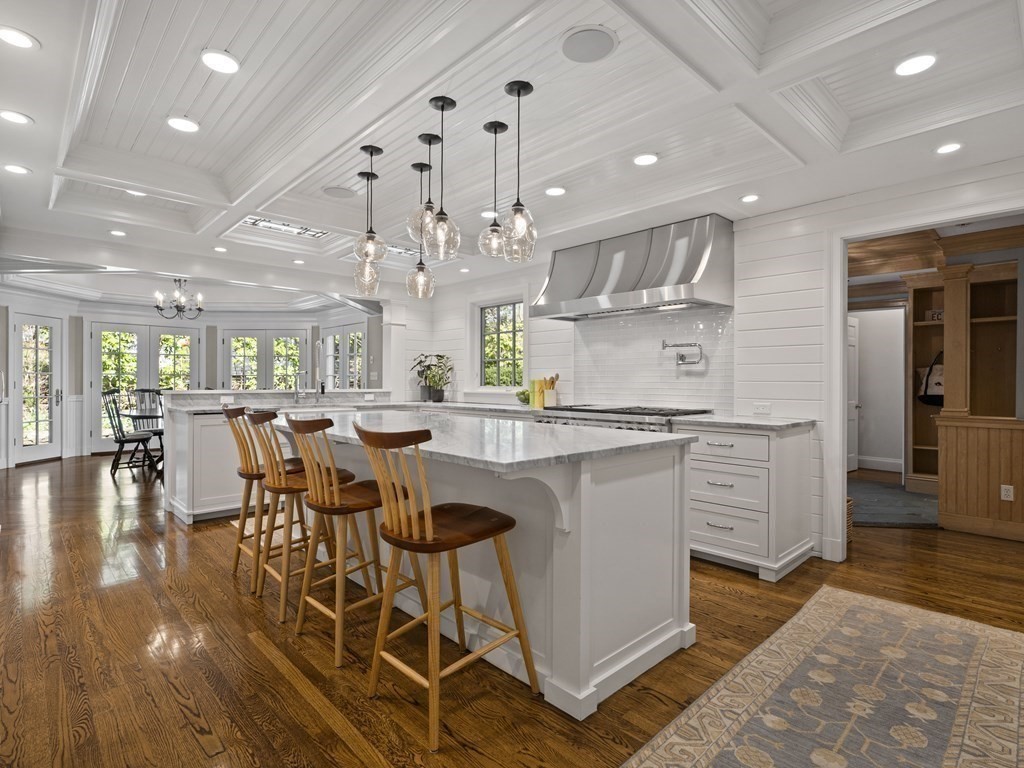 45 Chestnut Street Wellesley, MA 02481 - Photo 12 of 29