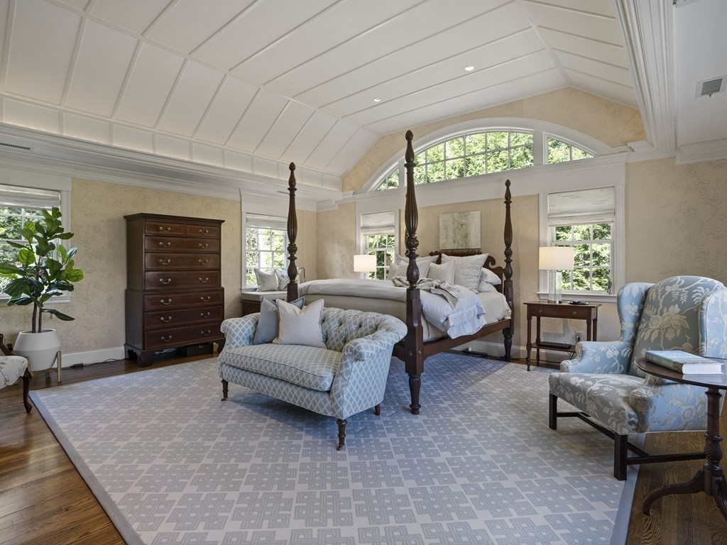 45 Chestnut Street Wellesley, MA 02481 - Photo 16 of 29