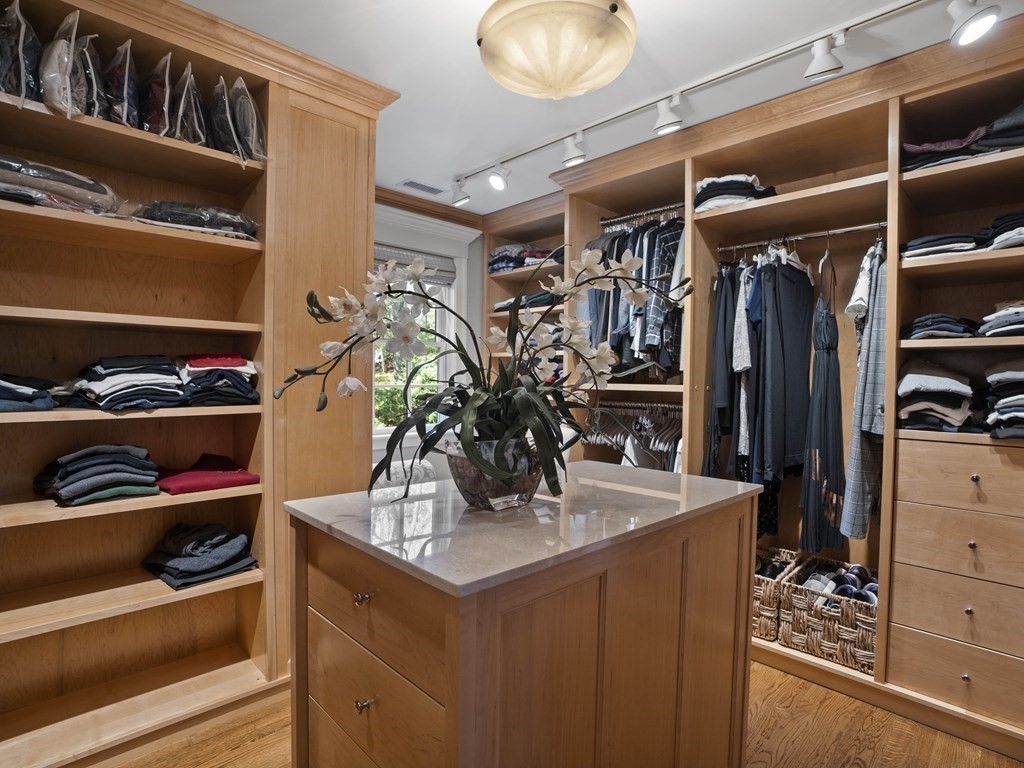 45 Chestnut Street Wellesley, MA 02481 - Photo 17 of 29